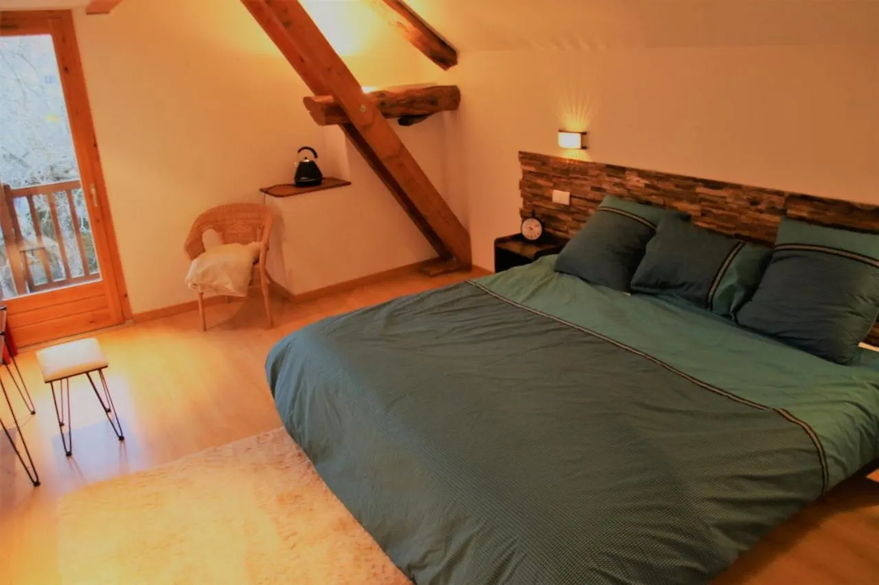 Chambres D'Hotes Les Peschiers Chateauroux-les-Alpes Bed & Breakfast
