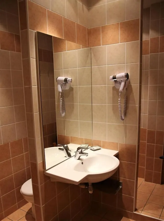 Chambres D'Hotes Les Peschiers Chateauroux-les-Alpes 0*,  France